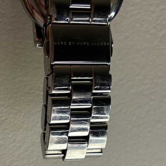 Marc By Marc Jacobs Amy Silver Tone Link Watch 36mm Women\'s EUC MBM3054